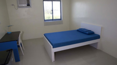 快適な一人部屋ベッド (4780)