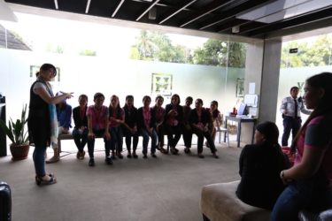 英語力の成長を仕事の中で実感できるのがインターンのいいところ。自分と世界の壁がなくなったセブ留学。