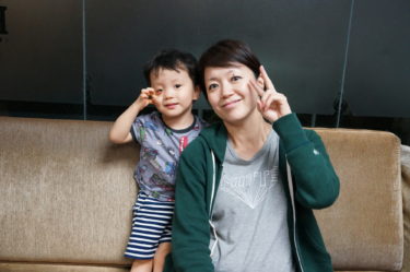 子どもの英語力のためにお母さんも頑張る！ 2人の会話でも英語を取り入れよう！